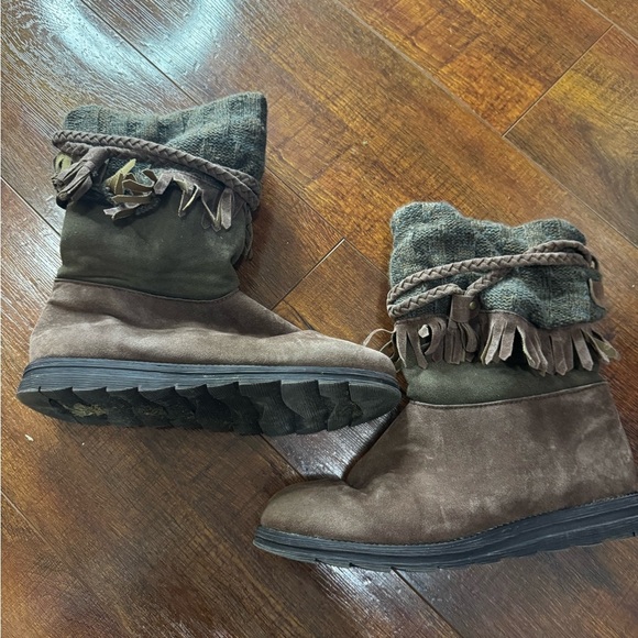 Brown Suede Fringe Boots - Picture 3 of 4